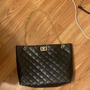 Elegant Black Quilted Chain Shoulder Bag